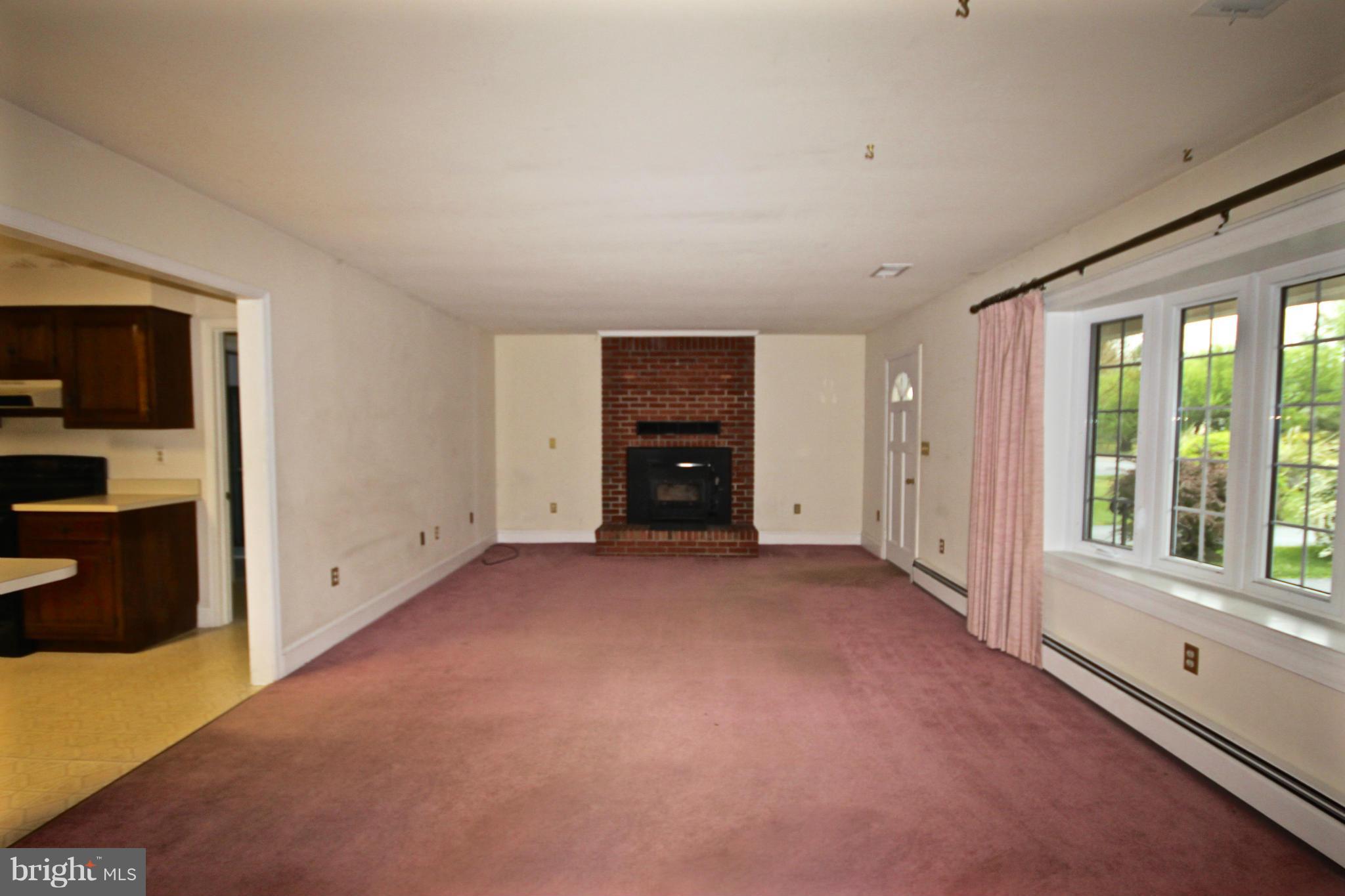 3626 Solomons Island Road Davidsonville, MD 21035 - Photo 13 of 29 Family Room
