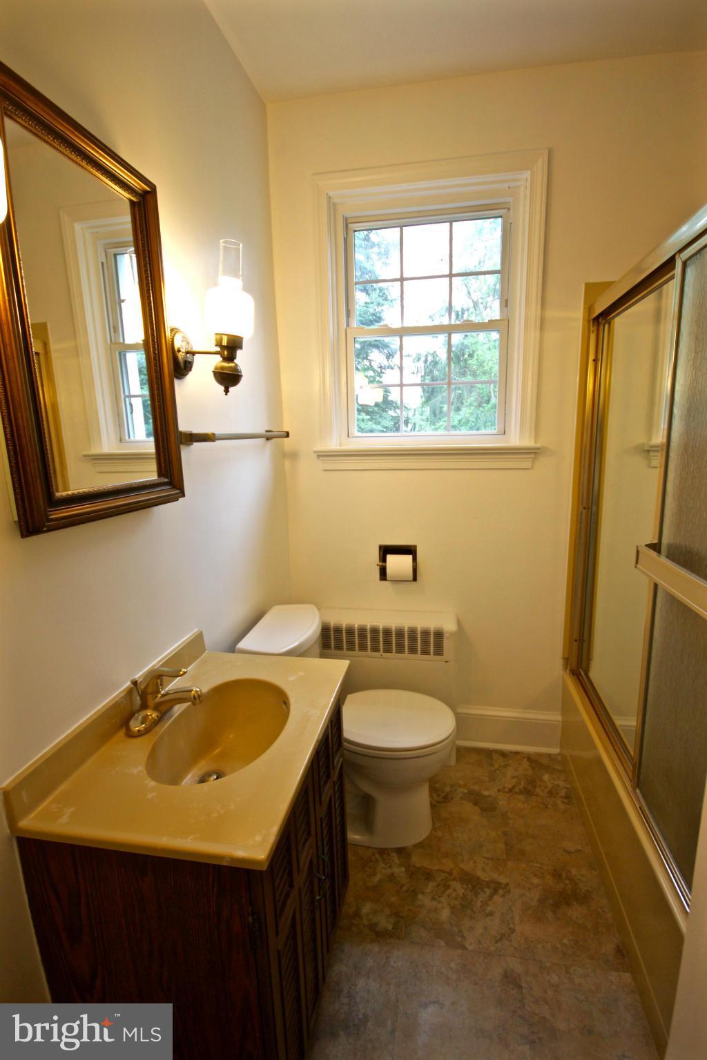 3626 Solomons Island Road Davidsonville, MD 21035 - Photo 21 of 29 Bath