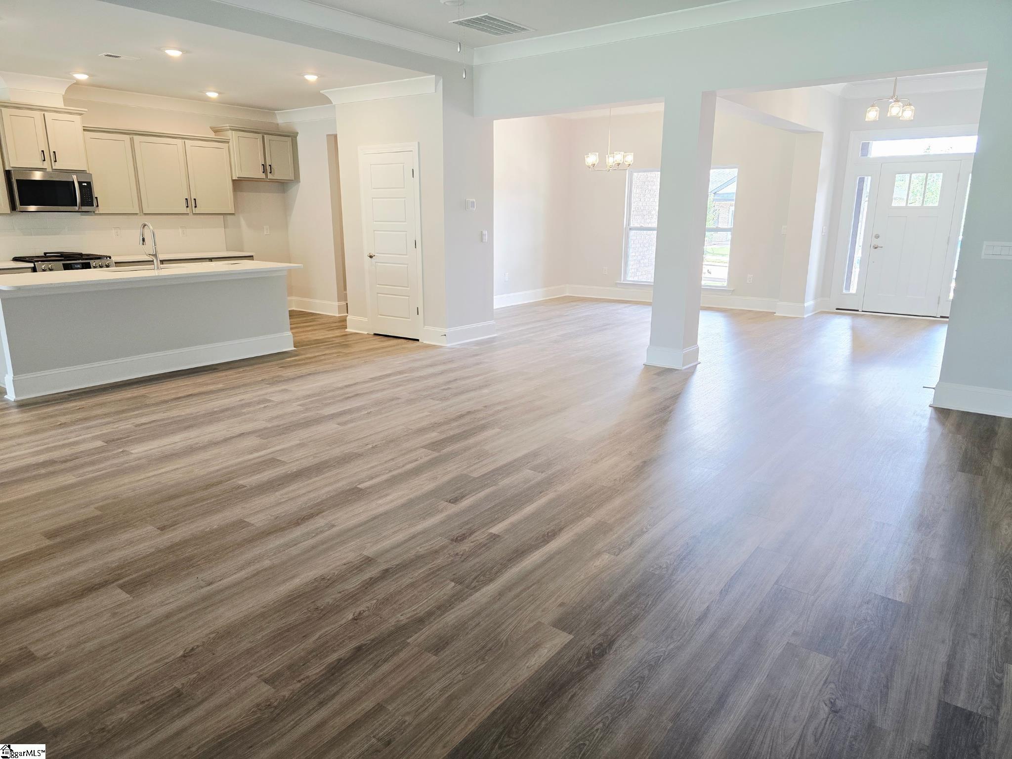 514 Anhinga Road Greenville, SC 29605 - Photo 9 of 33 Gallery Image 9