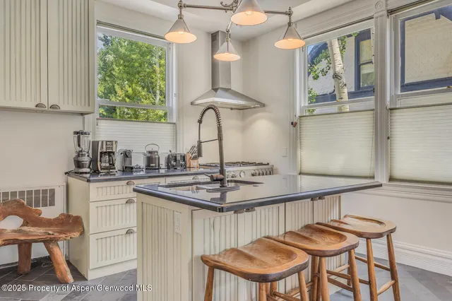 $90,000 | 320 West Main Street, Aspen, CO 81611