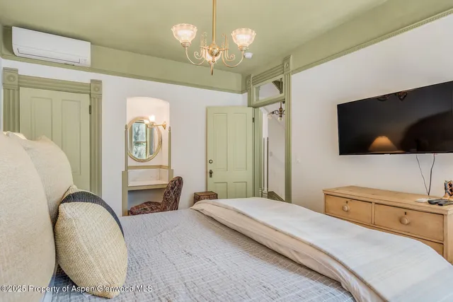 $90,000 | 320 West Main Street, Aspen, CO 81611