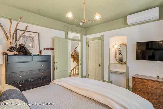 $90,000 | 320 West Main Street, Aspen, CO 81611