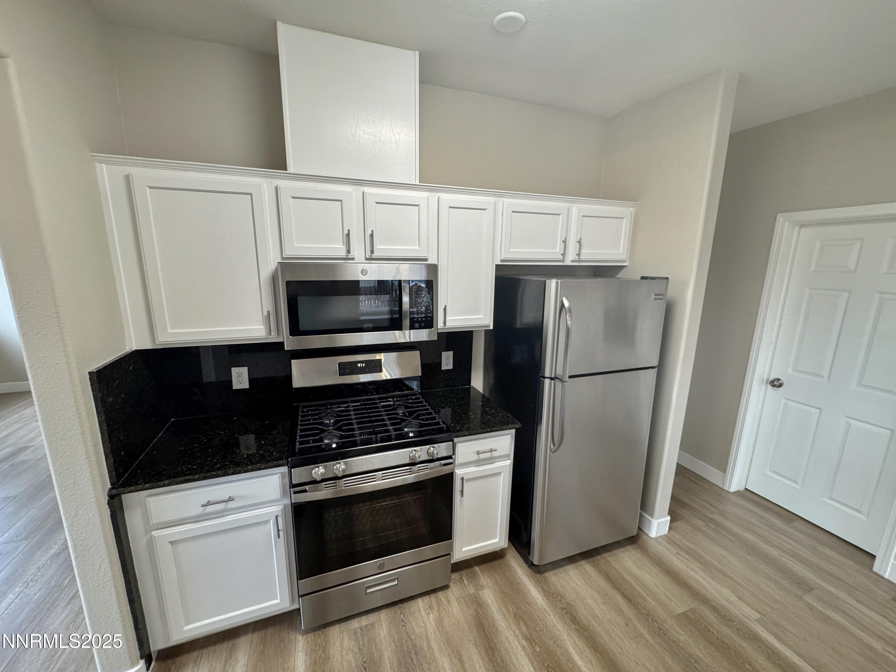 3868 Snow Valley Drive Reno, NV 89508 - Photo 13 of 51 Kitchen (1)