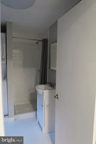 $1,300 | 66 High Street, Mount Holly, NJ 08060