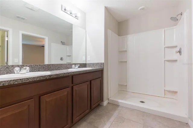 $310,000 | 10040 Carloway Hills Drive, Unit 10040, Wimauma, FL 33598