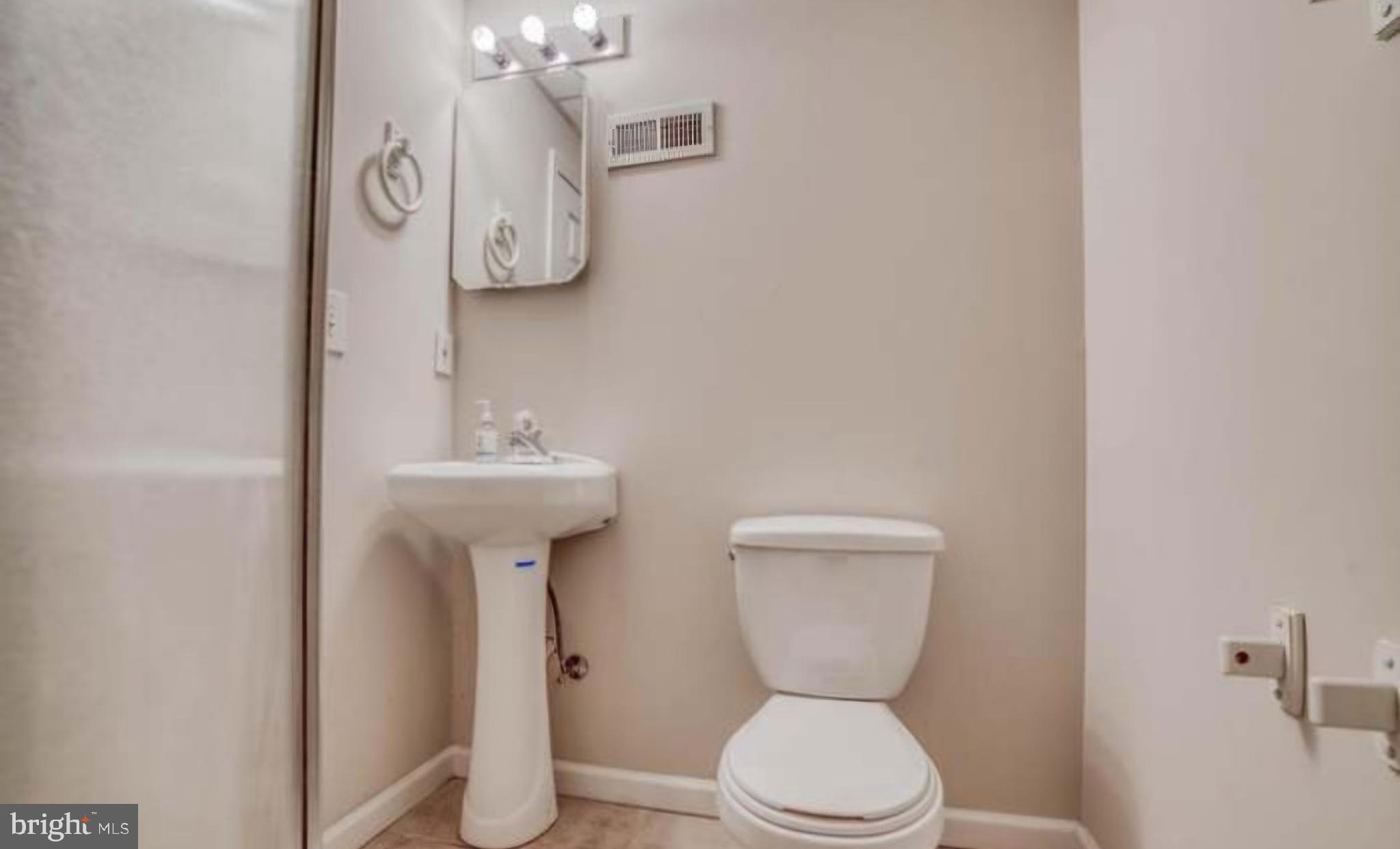 8733 Silver Hall Road Perry Hall, MD 21128 - Photo 16 of 25 Gallery Image 16