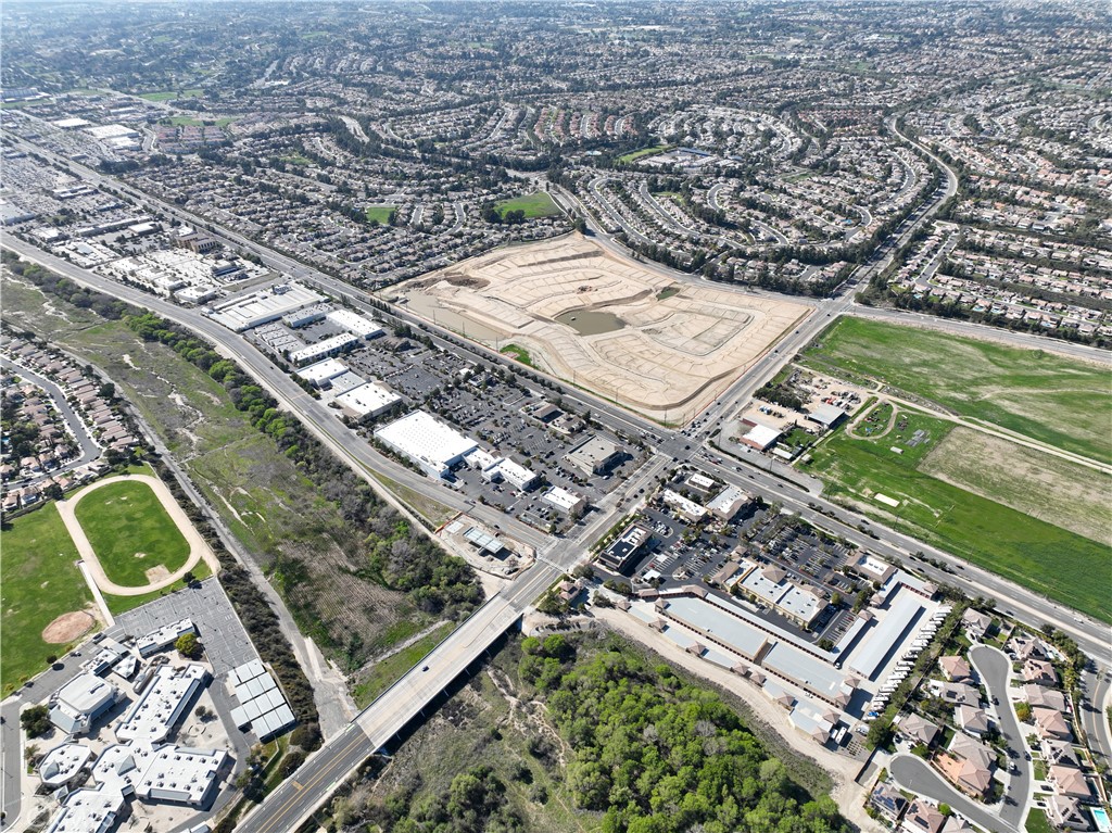 33570 Emerson Way, Unit C Temecula, CA 92592 - Photo 50 of 52 an aerial view of a city