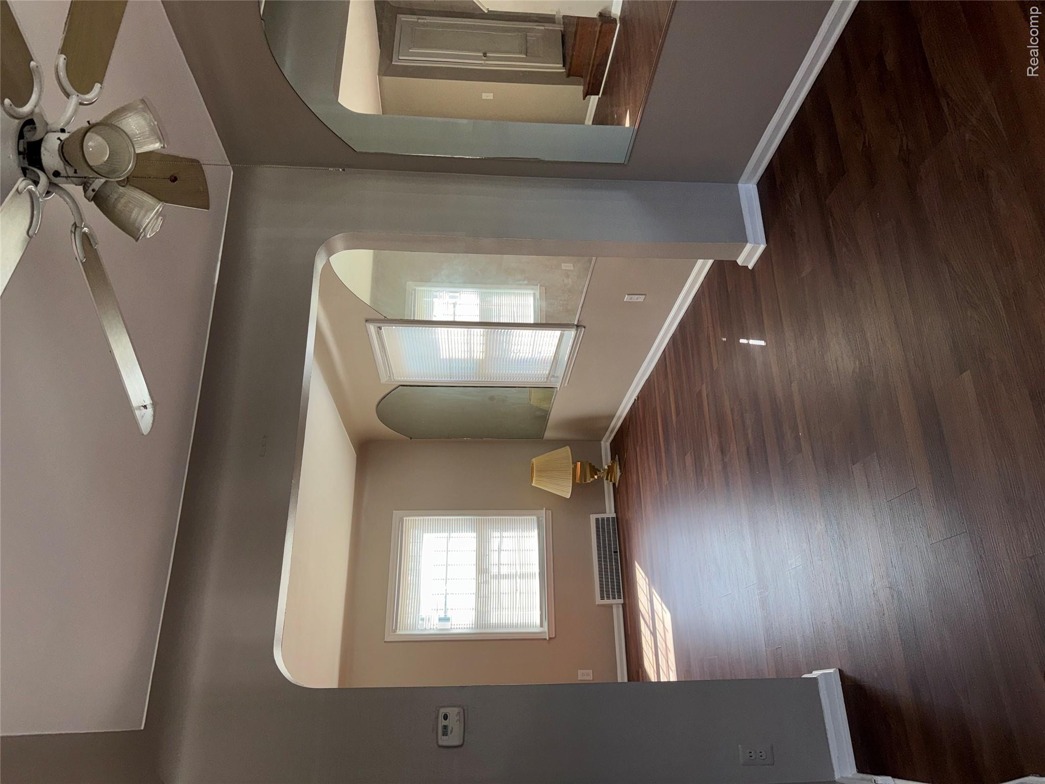 9003 Evergreen Road Detroit, MI 48228 - Photo 9 of 11 Living Rm.jpeg