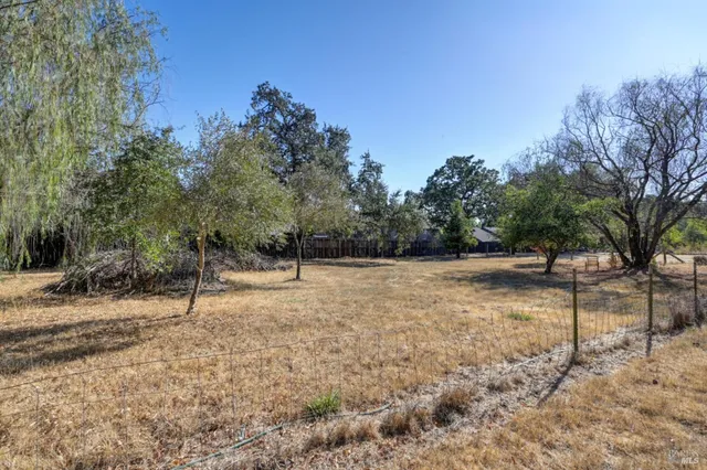 $1,000,000 | 80 Serres Drive, Sonoma, CA 95476