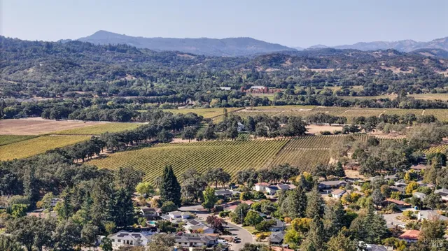 $1,000,000 | 80 Serres Drive, Sonoma, CA 95476