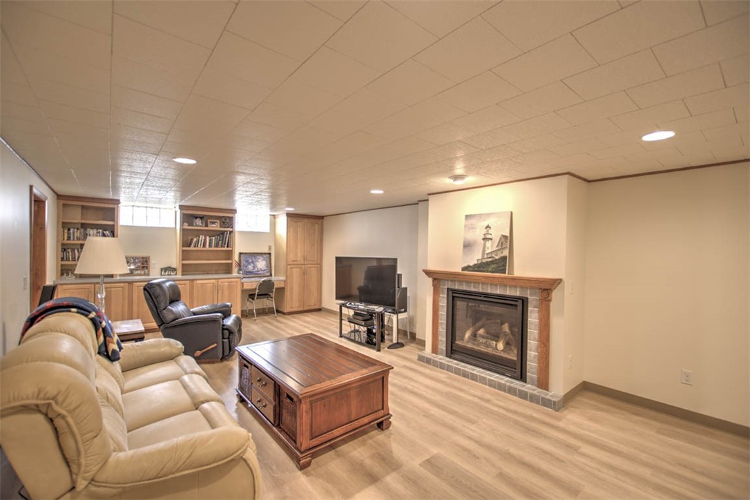 20 Glenview Drive Decatur, IL 62521 - Photo 20 of 28 Gallery Image 20