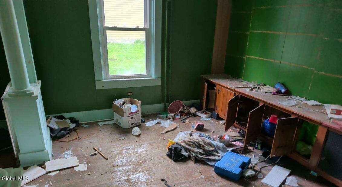273 Whitney Street Moriah, NY 12974 - Photo 7 of 30 Living rm