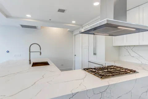 $1,650,000 | 7137 East Rancho Vista Drive, Unit 7008, Scottsdale, AZ 85251