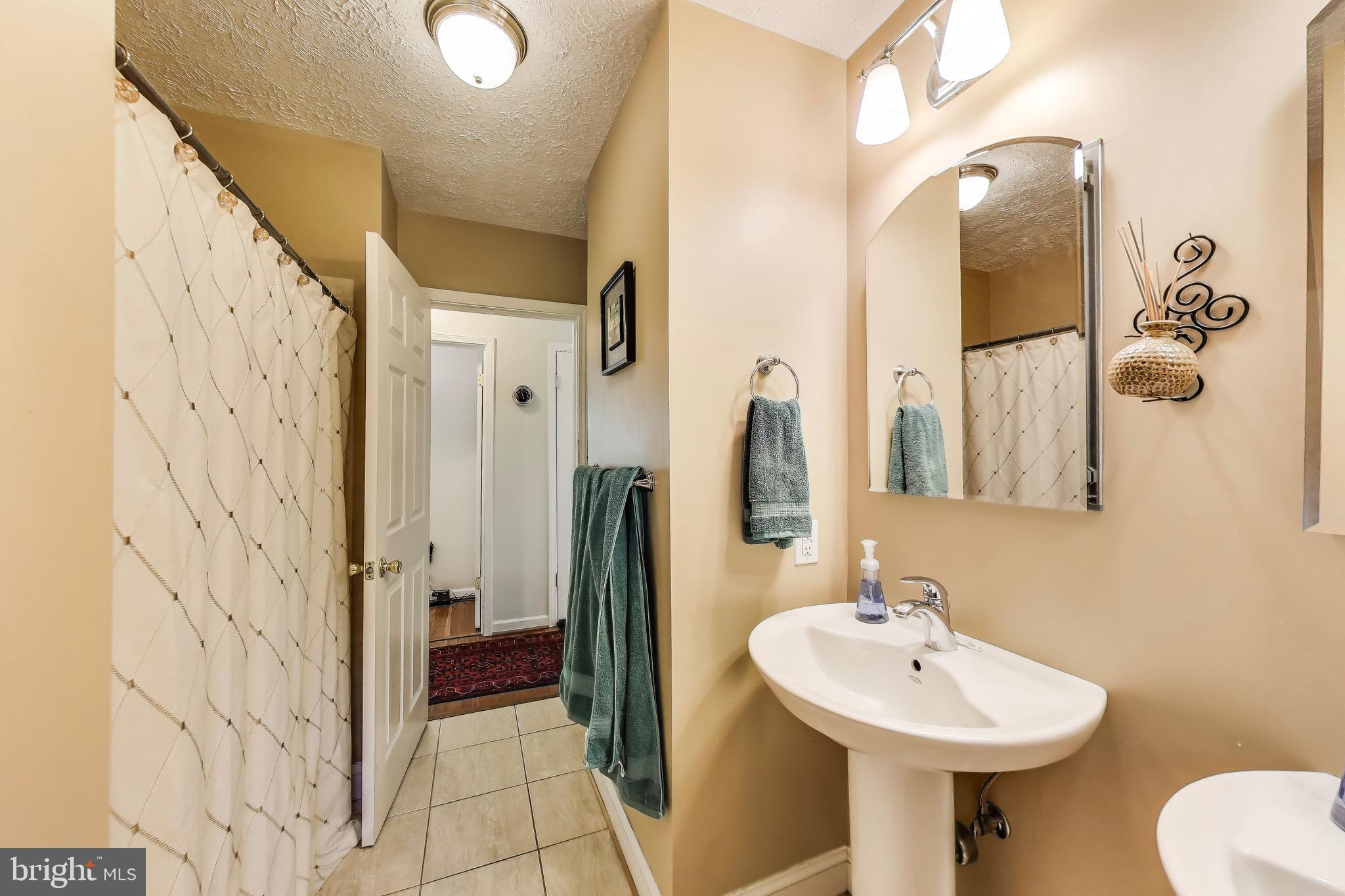 7726 Seven Locks Road Bethesda, MD 20817 - Photo 12 of 35