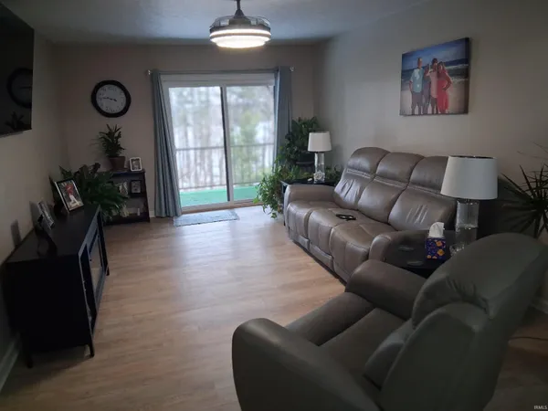 $169,900 | 842 Senate Avenue, Evansville, IN 47711