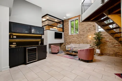 $1,799,000 | 1149 West Wellington Avenue, Chicago, IL 60657