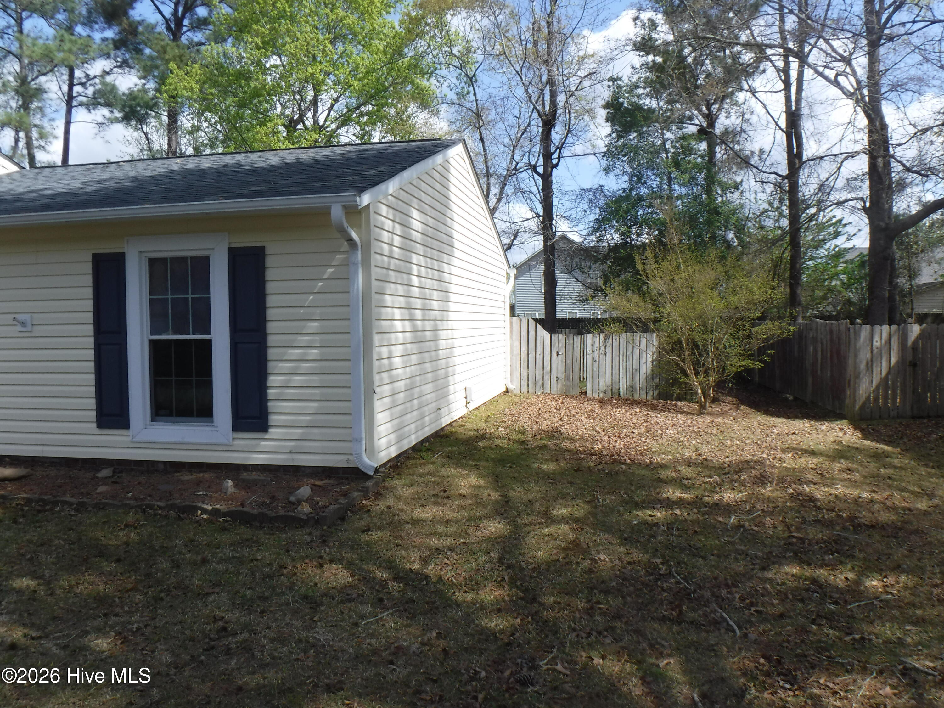 624 Shadowridge Road Jacksonville, NC 28546 - Photo 4 of 17