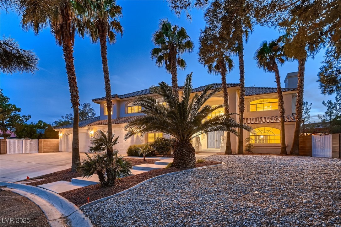 3235 South Tioga Way  