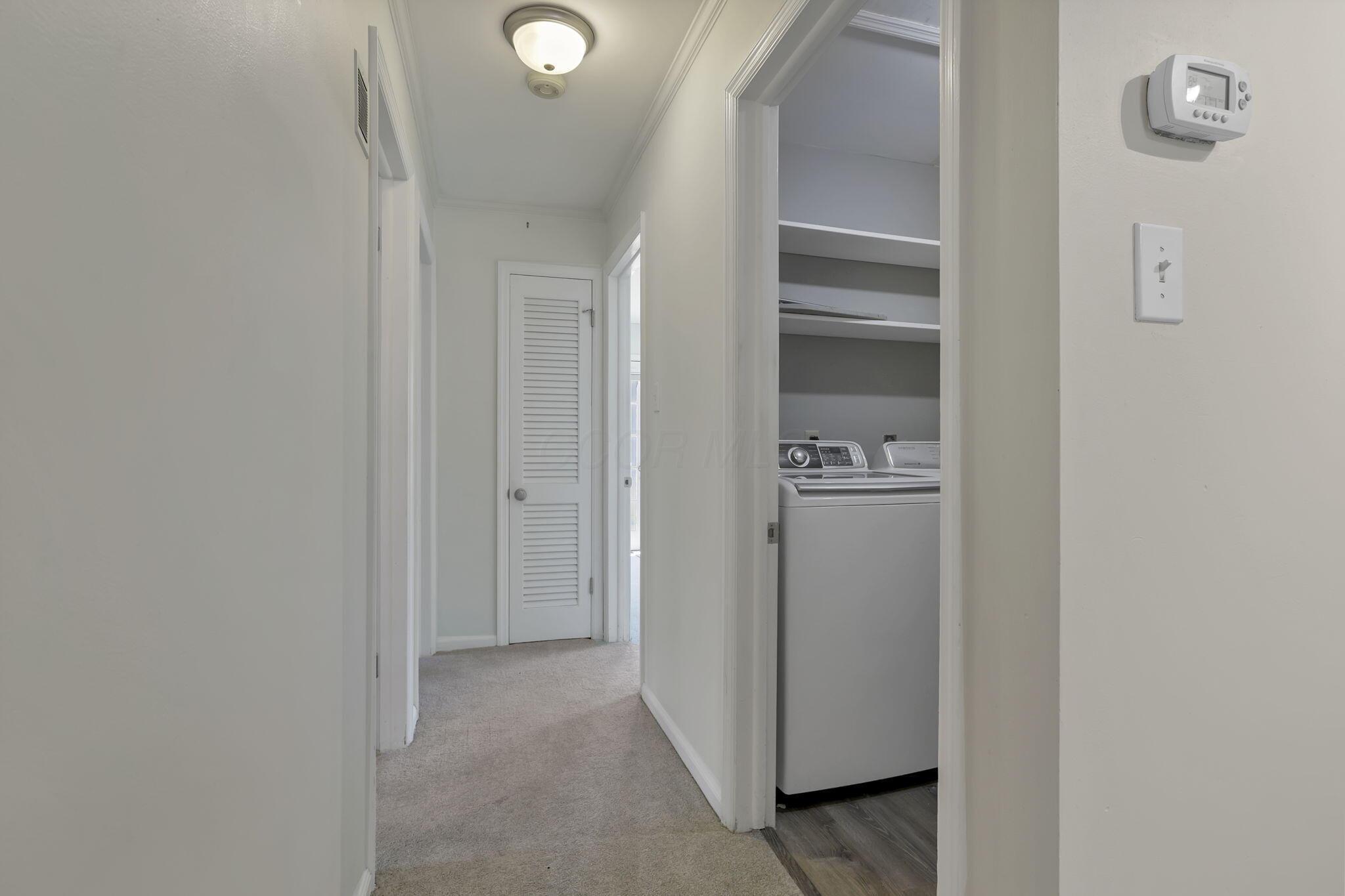 1631 Roxbury Road, Unit B6 Columbus, OH 43212 - Photo 10 of 26 Hallway