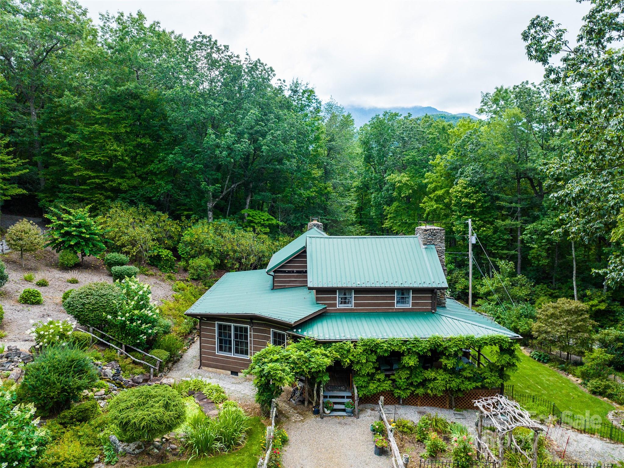 619 Rhododendron Park Road Burnsville, NC 28714 - Photo 5 of 26 Gallery Image 5