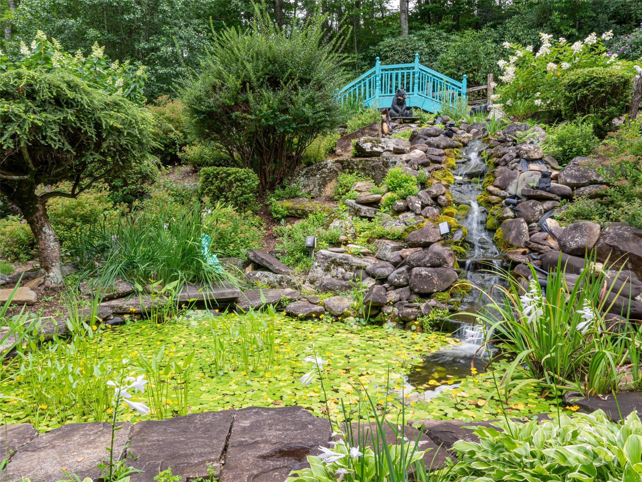 619 Rhododendron Park Road Burnsville, NC 28714 - Photo 6 of 26 Gallery Image 6