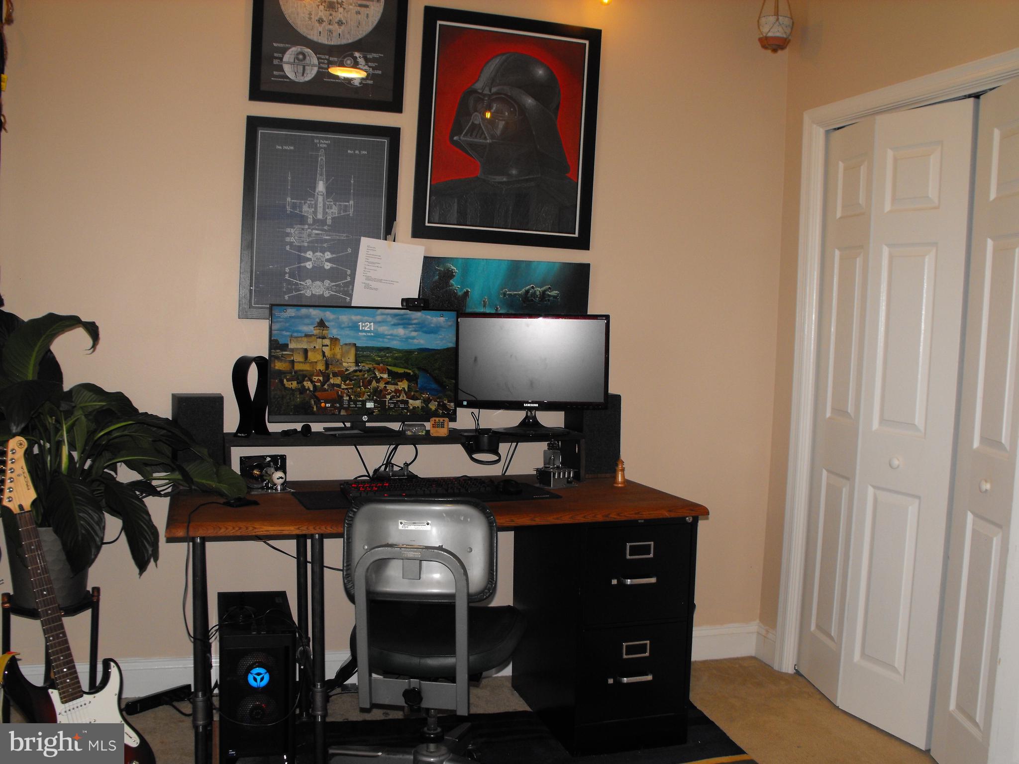 30 Brittingham Drive Dover, DE 19904 - Photo 21 of 36 a living room with furniture and a flat screen tv