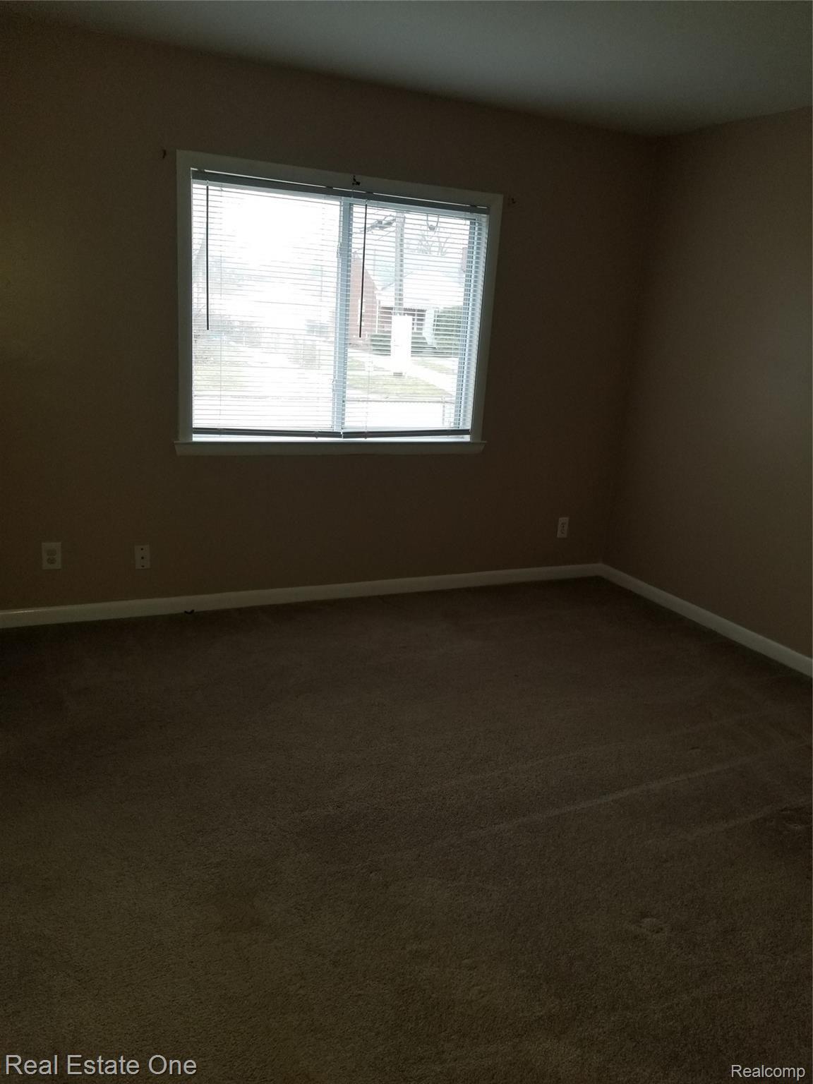 24601 Scotia Road Oak Park, MI 48237 - Photo 22 of 30 master bdrm.jpg