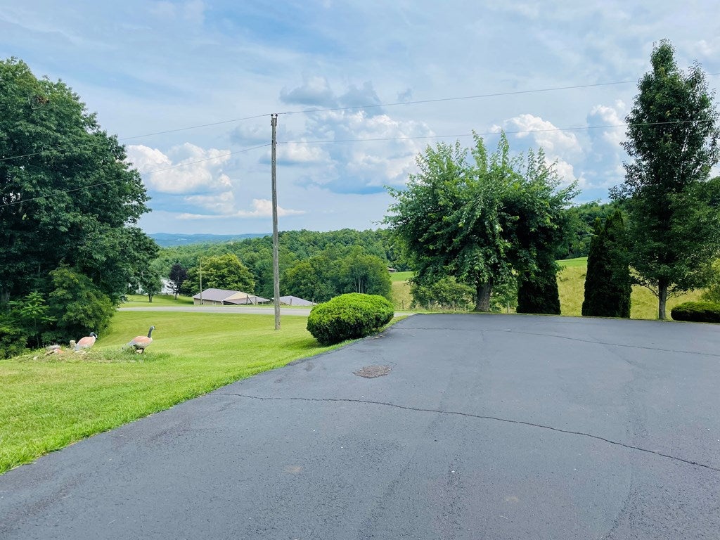 965 Windsong Road Hiwassee, VA 24347 - Photo 19 of 43 Gallery Image 19
