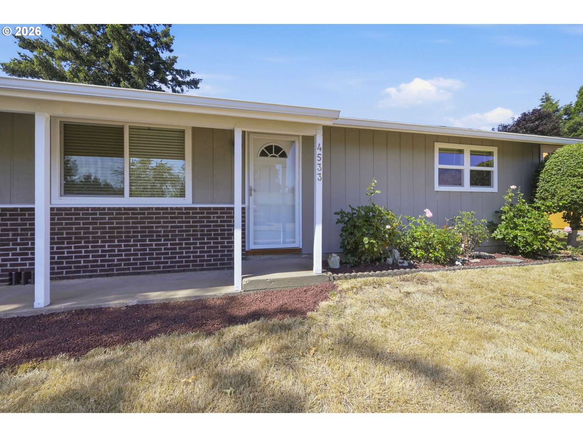 4533 Liberty Street Eugene, OR 97402 - Photo 3 of 31