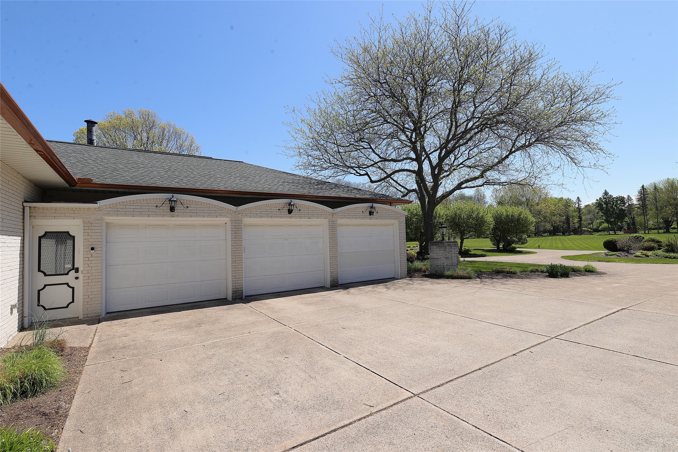 Three Car Garage