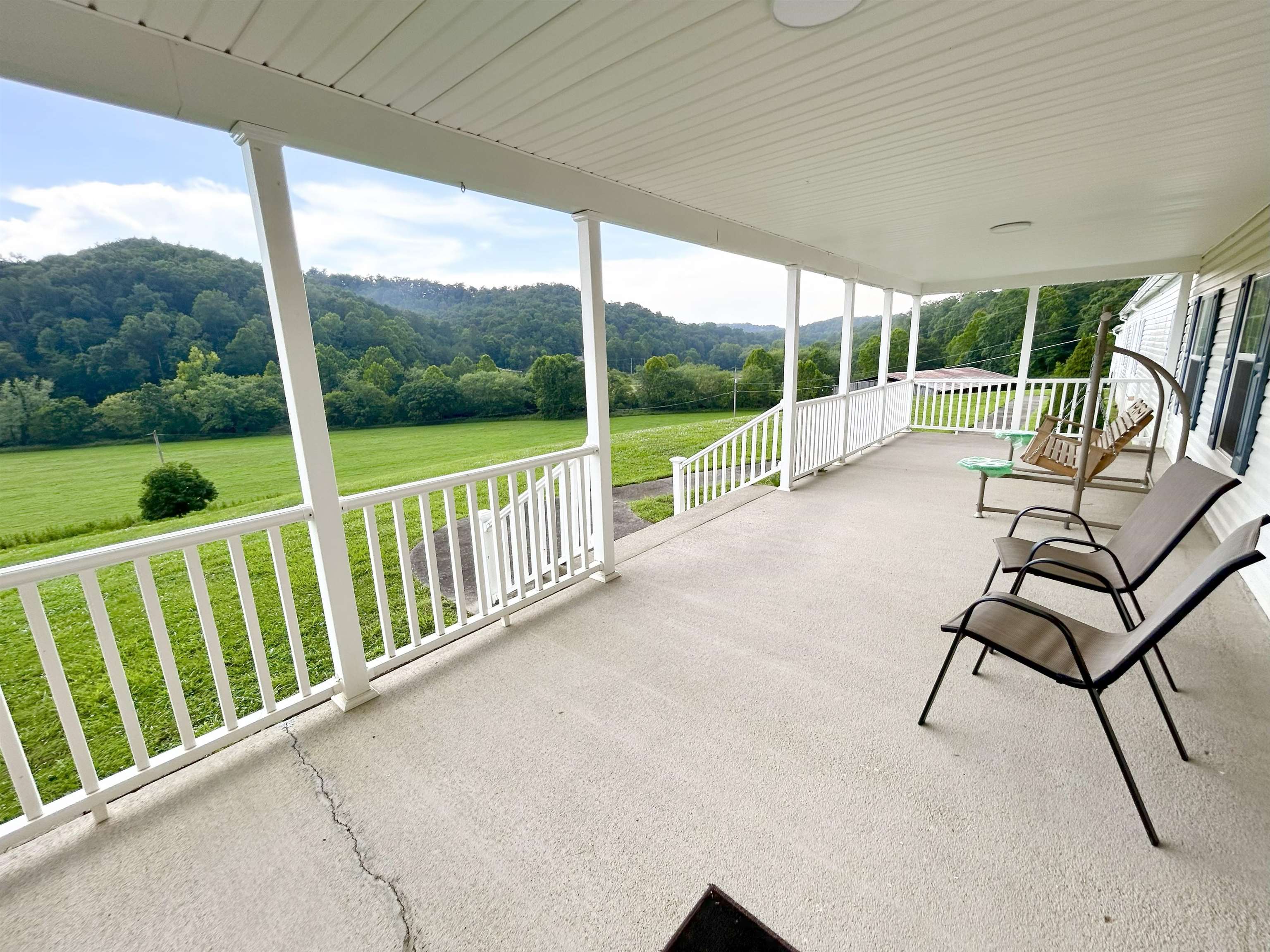 27 Cowhide Branch Road Hamlin, WV 25523 - Photo 3 of 31 Gallery Image 3