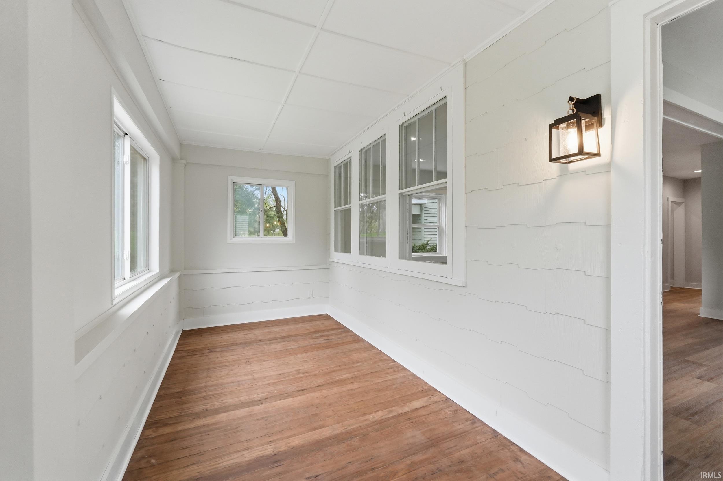229 Center Street Fort Wayne, IN 46808 - Photo 3 of 41