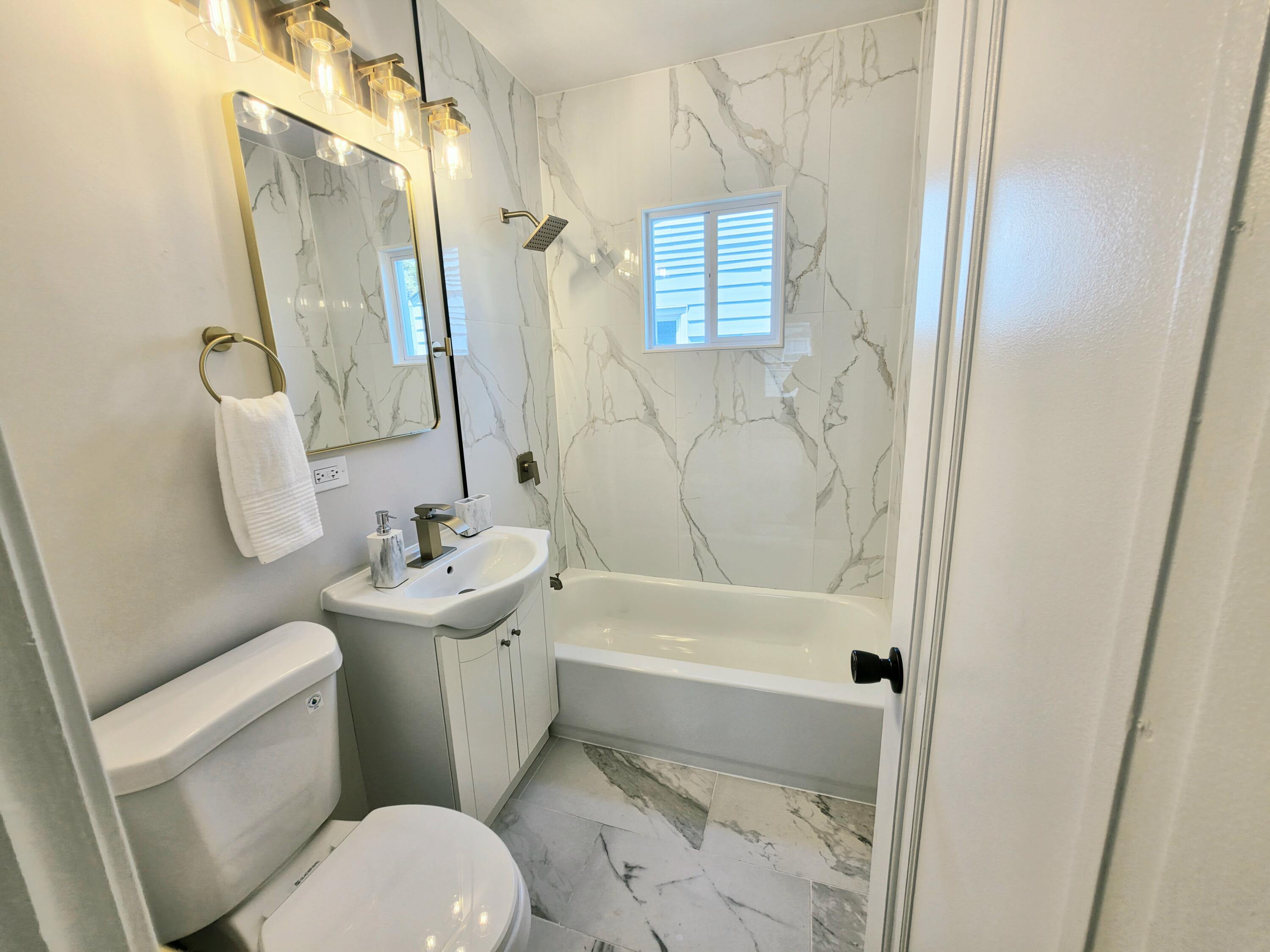 266 Johnson Street Gary, IN 46404 - Photo 9 of 19 3000x2250