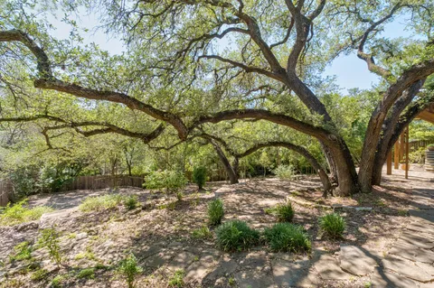 $1,250,000 | 2303 Doral Drive, Austin, TX 78746