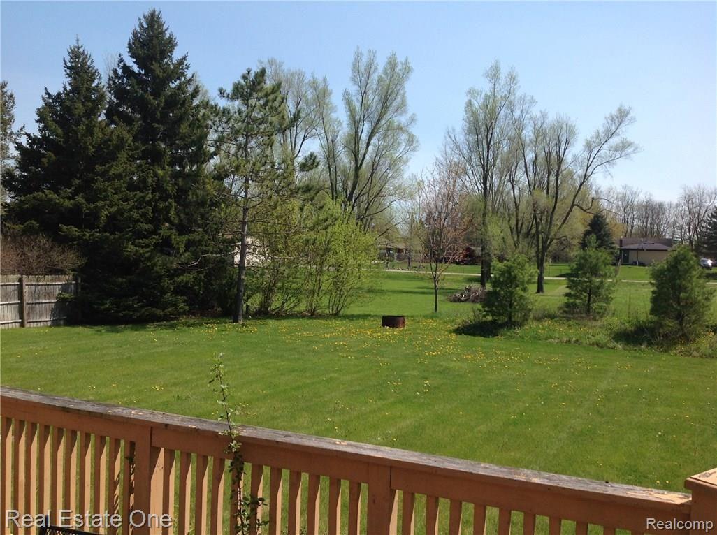 8795 Miller Road Clarkston, MI 48348 - Photo 15 of 30 image.jpeg