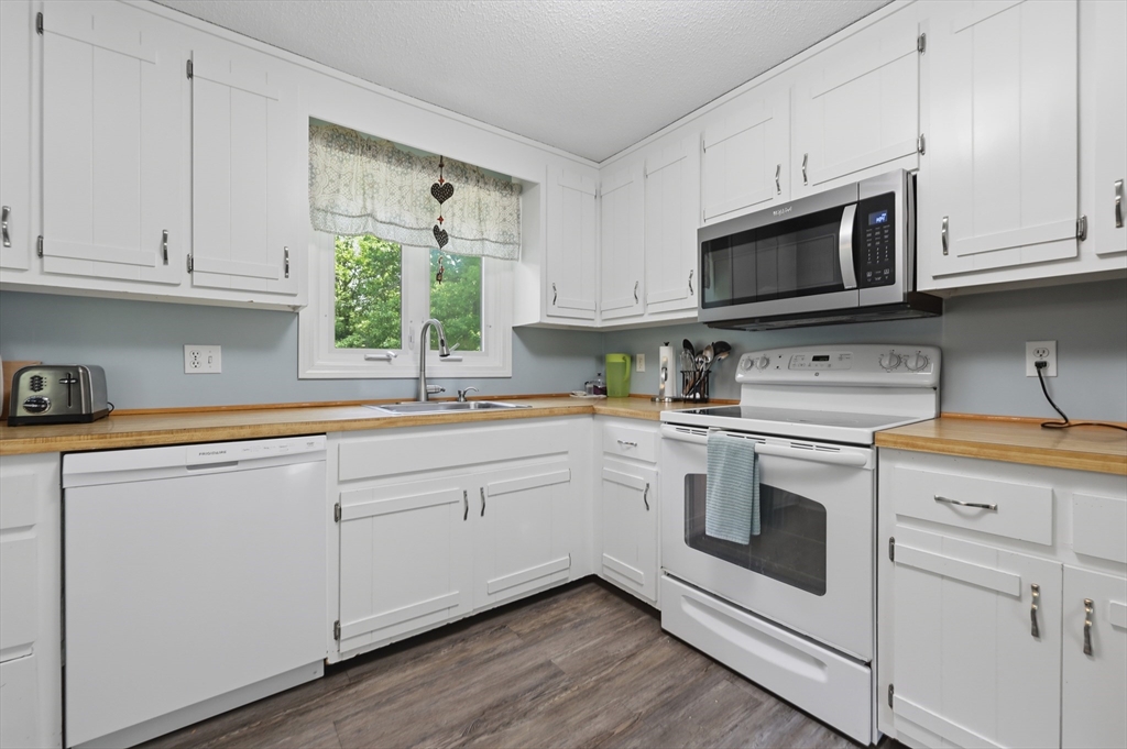 5 Dix Road Ipswich, MA 01938 - Photo 11 of 37