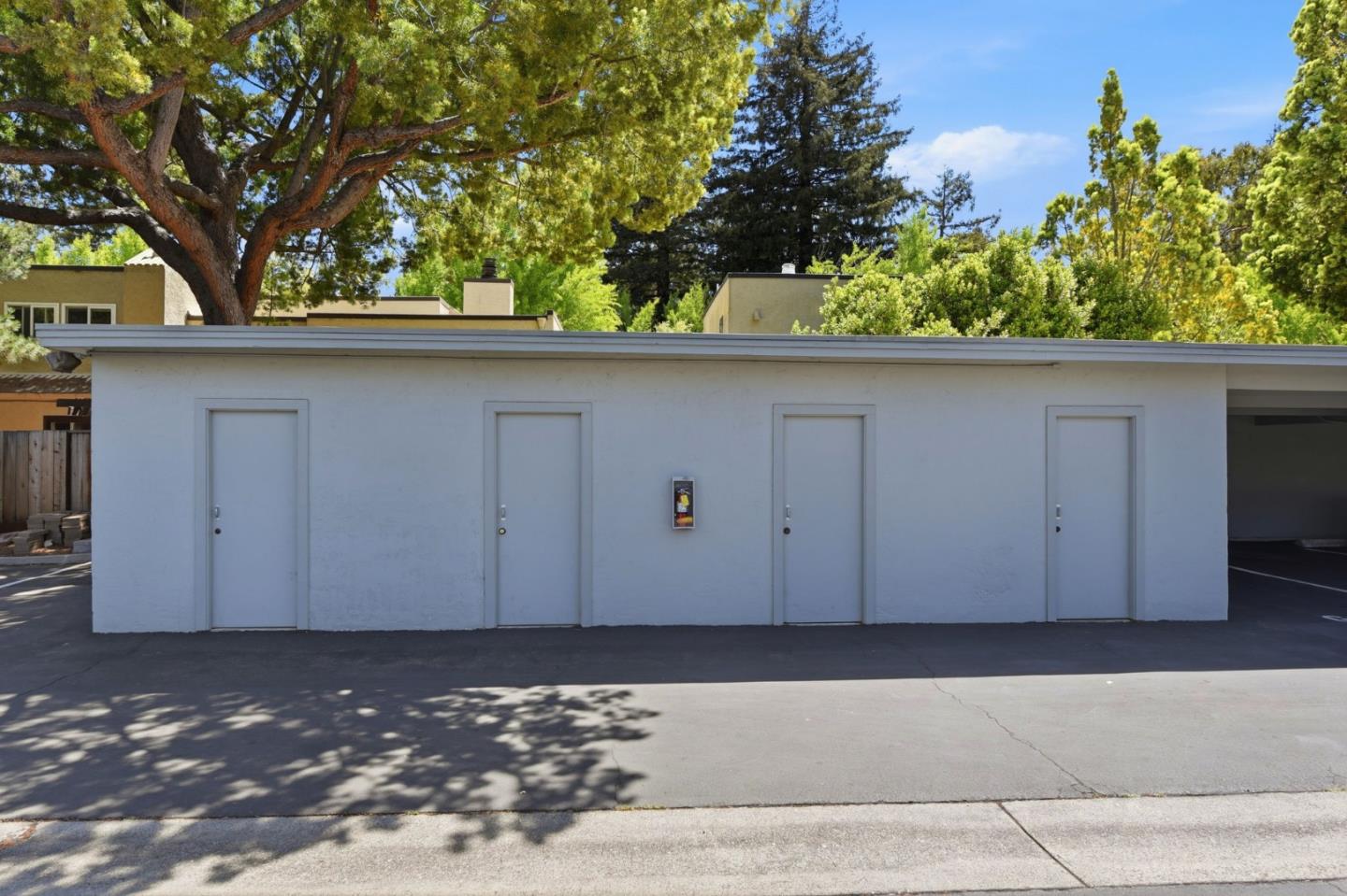 2047 Montecito Avenue, Unit 2 Mountain View, CA 94043 - Photo 31 of 36