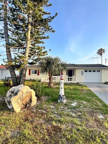 $1,950 | 3924 Headsail Drive, New Port Richey, FL 34652