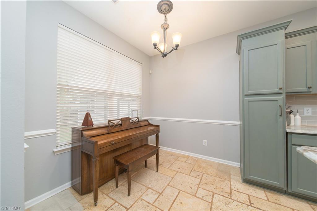 4455 Whittier Road Winston-Salem, NC 27105 - Photo 8 of 28 Breakfast nook