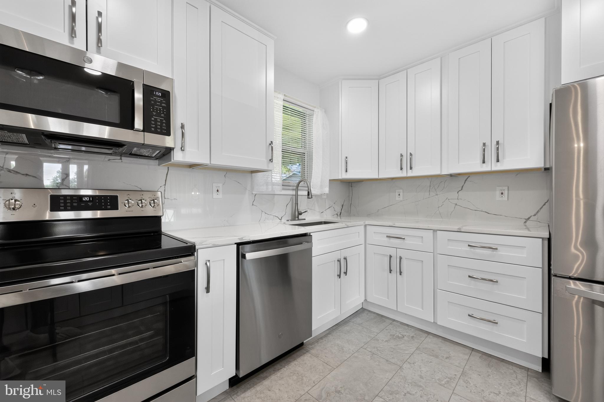 11321 Brandywine Road Clinton, MD 20735 - Photo 7 of 34 Stainless Steel Appliances