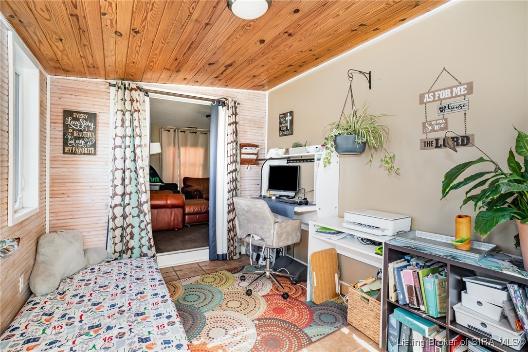 2928 Green Valley Road New Albany, IN 47150 - Photo 3 of 29