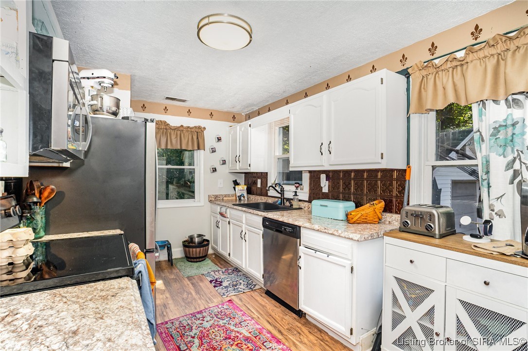 2928 Green Valley Road New Albany, IN 47150 - Photo 6 of 29