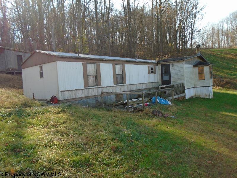 1262 Colfax Road Fairmont, WV 26554 - Photo 2 of 15 Gallery Image 2