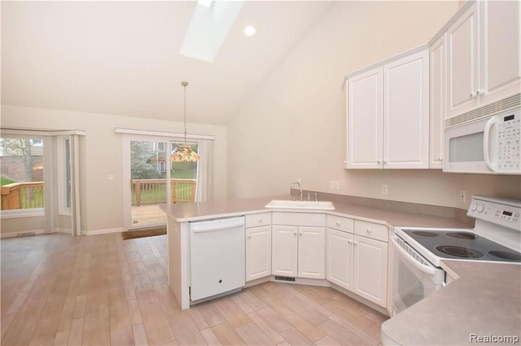 3375 Henley Court Rochester Hills, MI 48309 - Photo 7 of 31