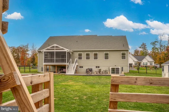 $799,900 | 151 Moffett Lane, Fredericksburg, VA 22406