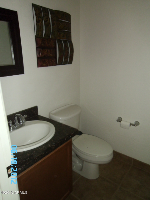 897 East Roma Avenue, Unit 3 Phoenix, AZ 85014 - Photo 6 of 11 SANY0581