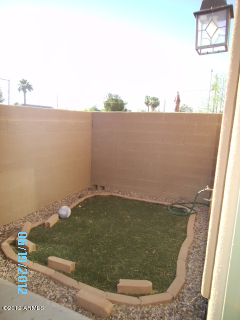 897 East Roma Avenue, Unit 3 Phoenix, AZ 85014 - Photo 7 of 11 SANY0582