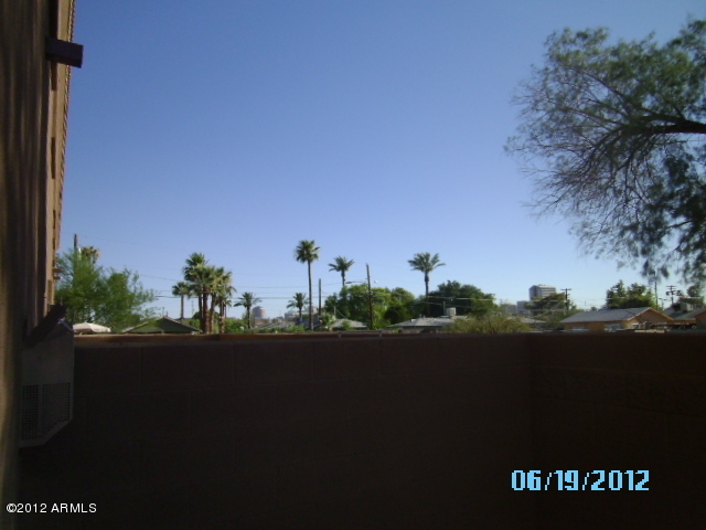 897 East Roma Avenue, Unit 3 Phoenix, AZ 85014 - Photo 8 of 11 SANY0583