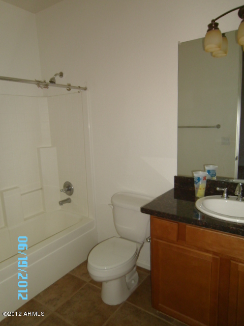 897 East Roma Avenue, Unit 3 Phoenix, AZ 85014 - Photo 10 of 11 SANY0585
