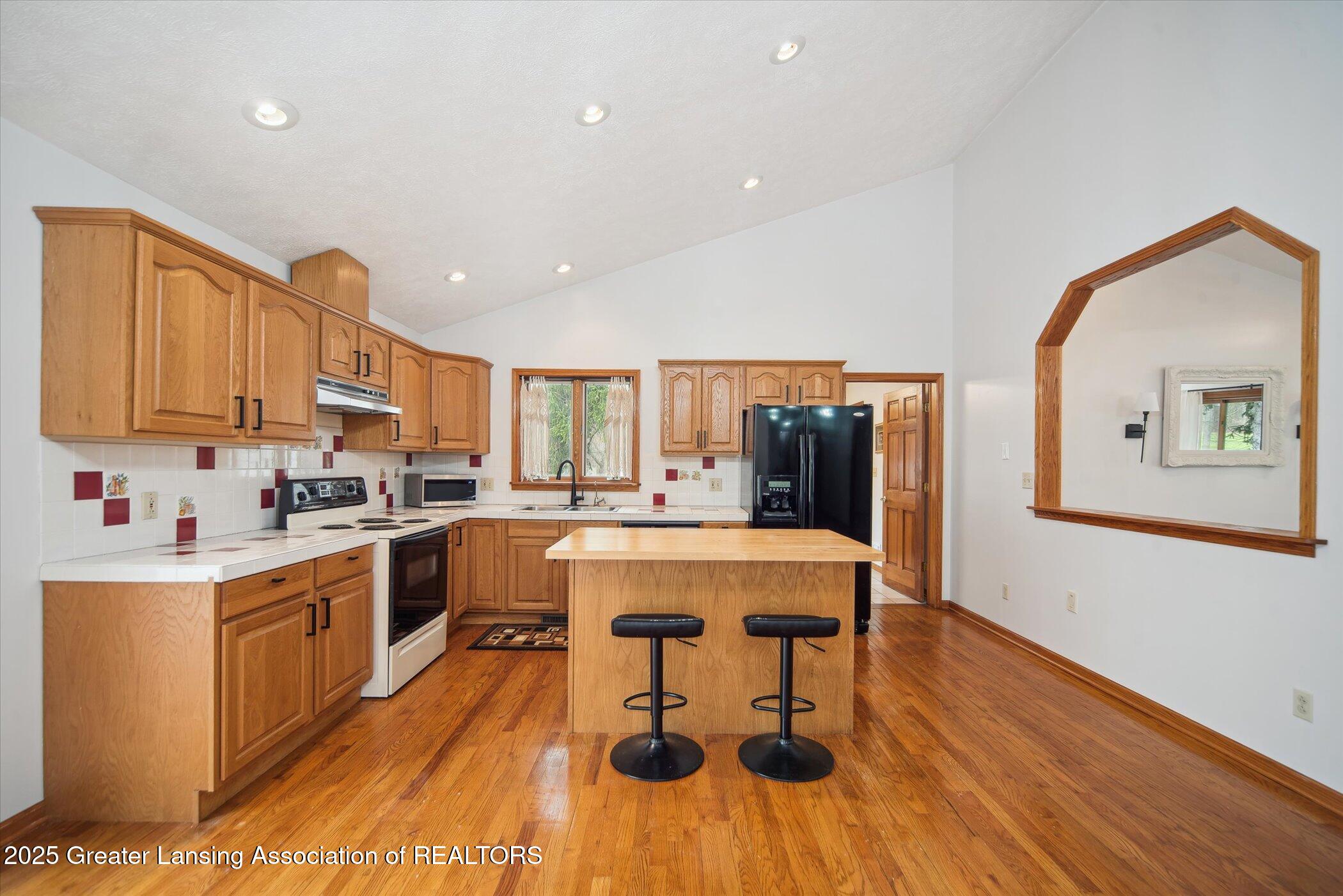 2711 Pine Tree Road Holt, MI 48842 - Photo 12 of 37 17-2711-Pine-Tree-Rd-Holt-MI-48842-Windo